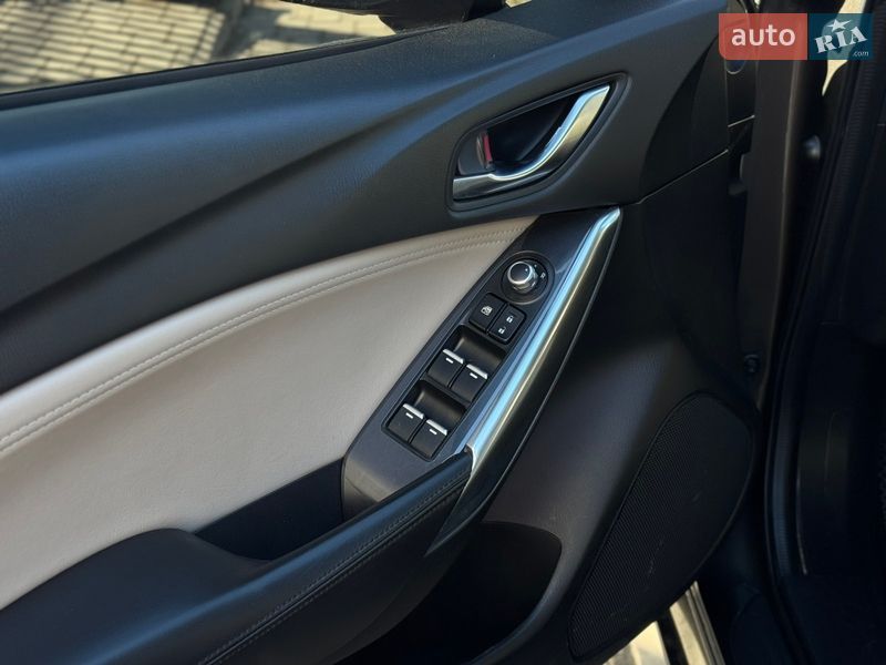 Седан Mazda 6 2016 в Днепре