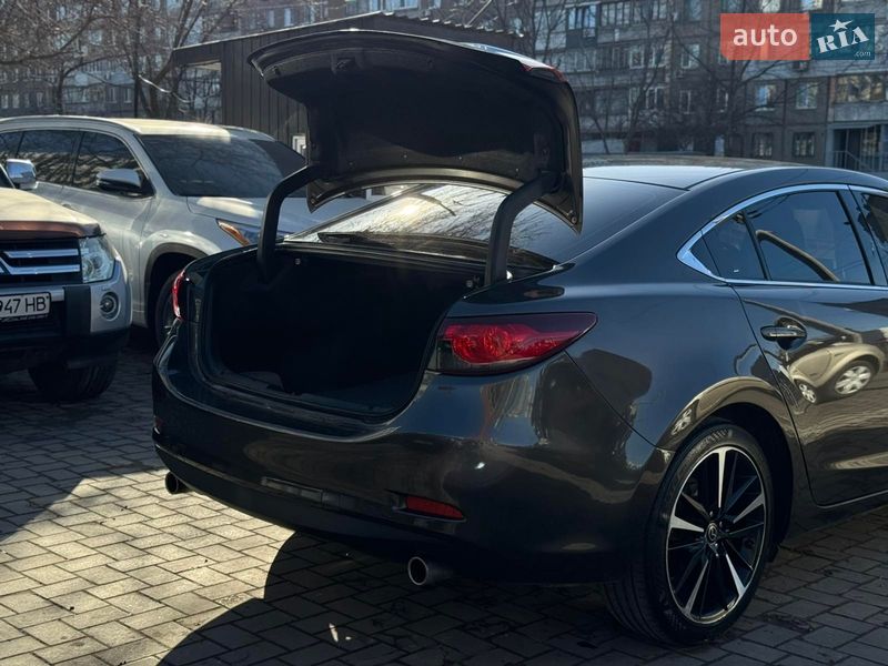 Седан Mazda 6 2016 в Днепре