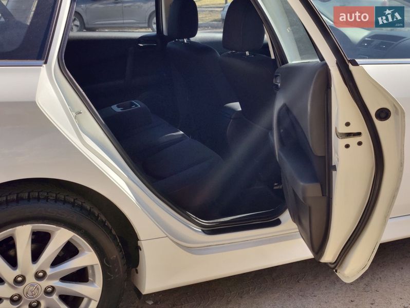 Універсал Mazda 6 2010 в Луцьку