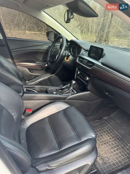 Седан Mazda 6 2016 в Кривом Роге