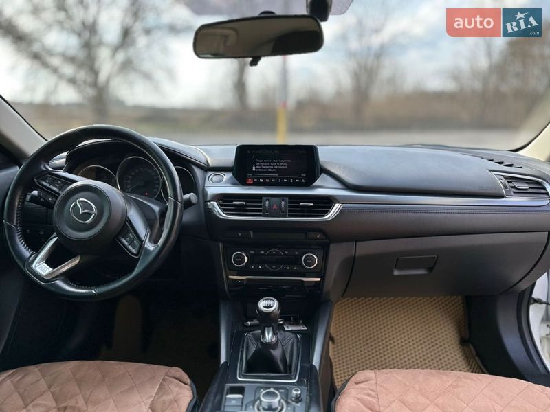 Седан Mazda 6 2016 в Дубні
