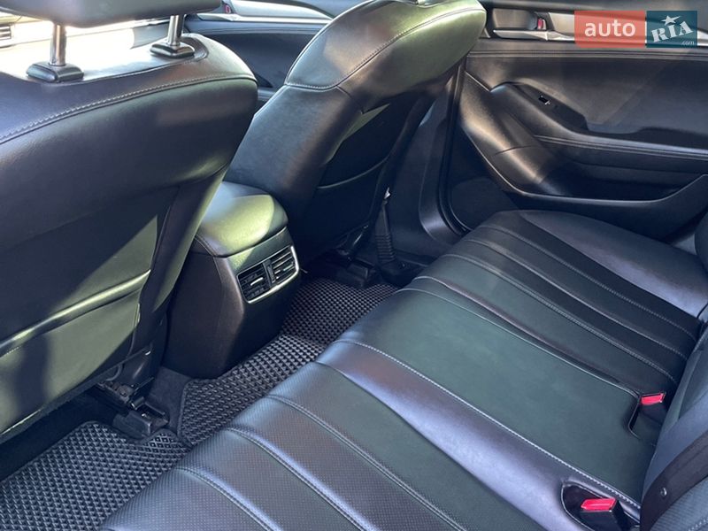 Седан Mazda 6 2020 в Вишневом