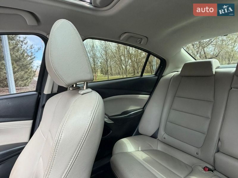 Седан Mazda 6 2016 в Днепре