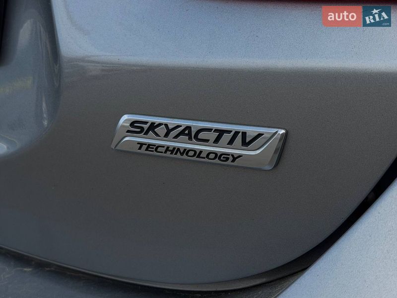 Седан Mazda 6 2014 в Днепре