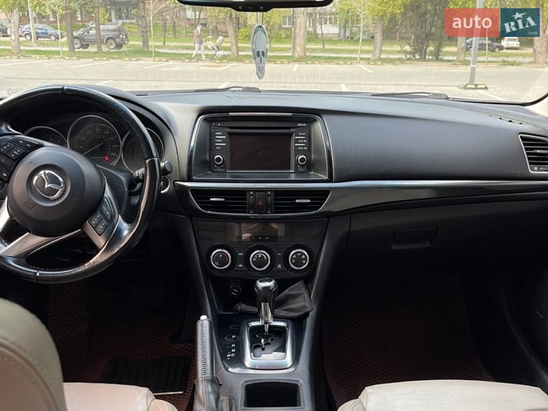 Седан Mazda 6 2013 в Черновцах