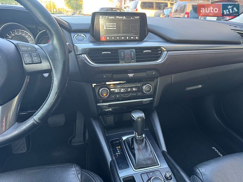 Седан Mazda 6 2016 в Киеве