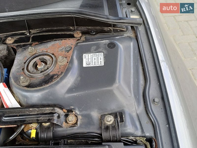 Седан Mazda 6 2002 в Золочеве