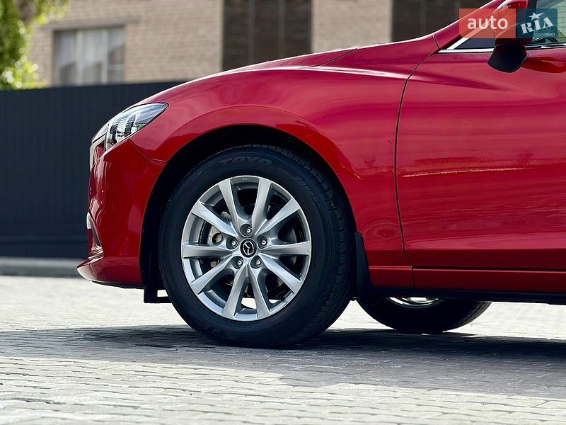 Седан Mazda 6 2017 в Днепре