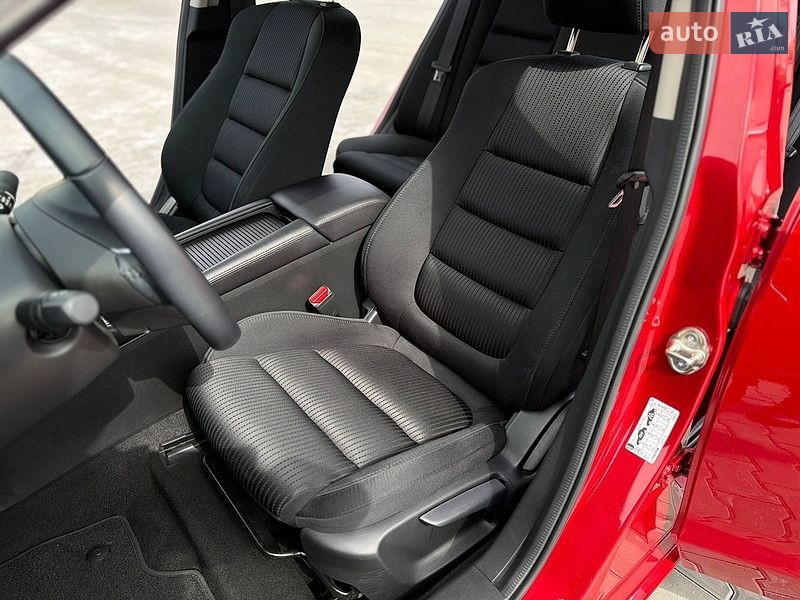 Седан Mazda 6 2017 в Днепре