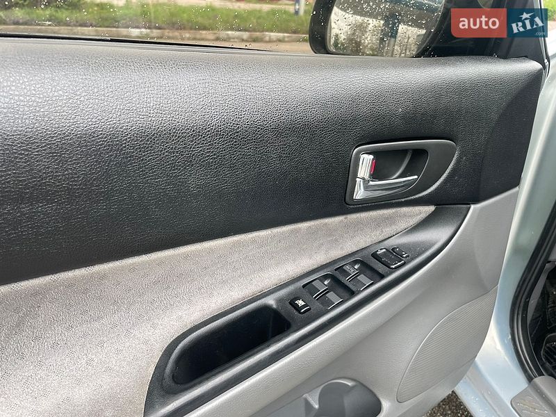 Лифтбек Mazda 6 2004 в Бердичеве