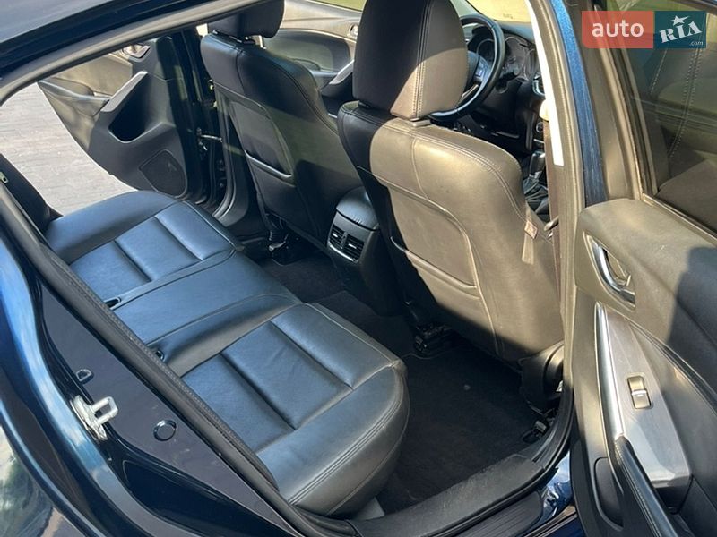 Седан Mazda 6 2015 в Кривому Розі
