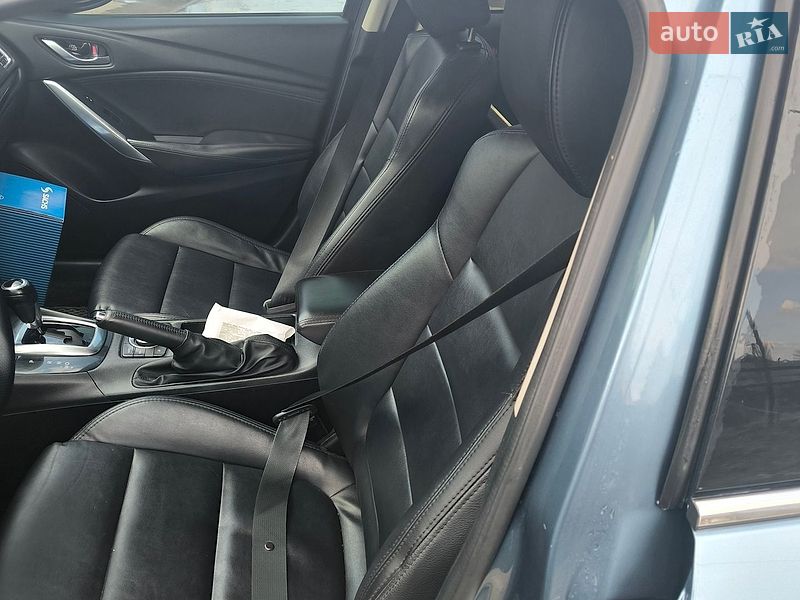 Седан Mazda 6 2013 в Старої Жадовой
