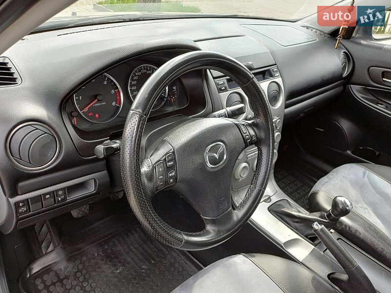 Седан Mazda 6 2002 в Золочеве
