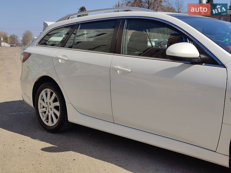 Универсал Mazda 6 2010 в Луцке