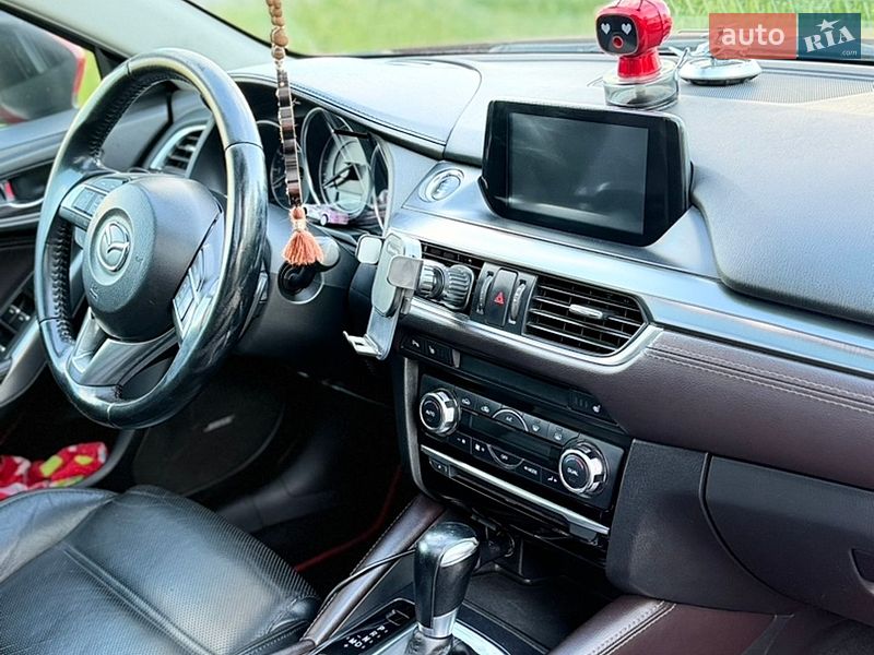 Седан Mazda 6 2016 в Южноукраїнську