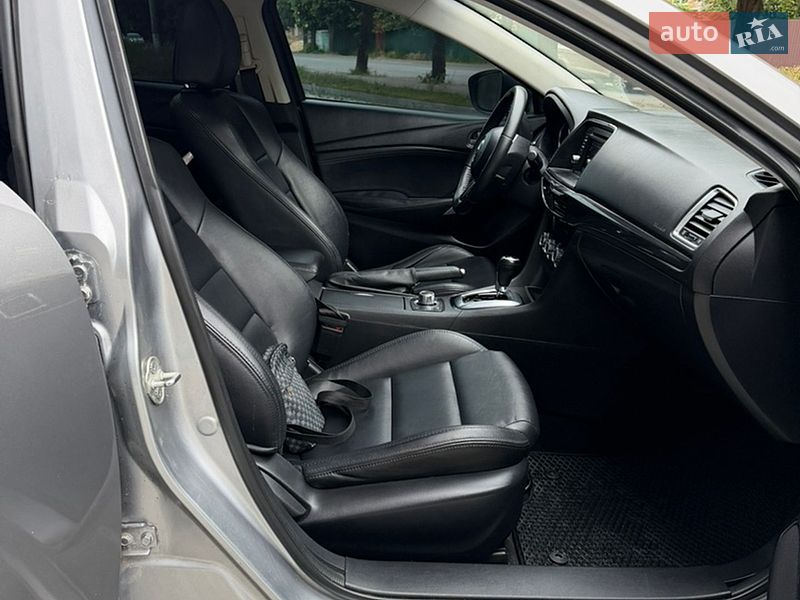 Седан Mazda 6 2013 в Черновцах