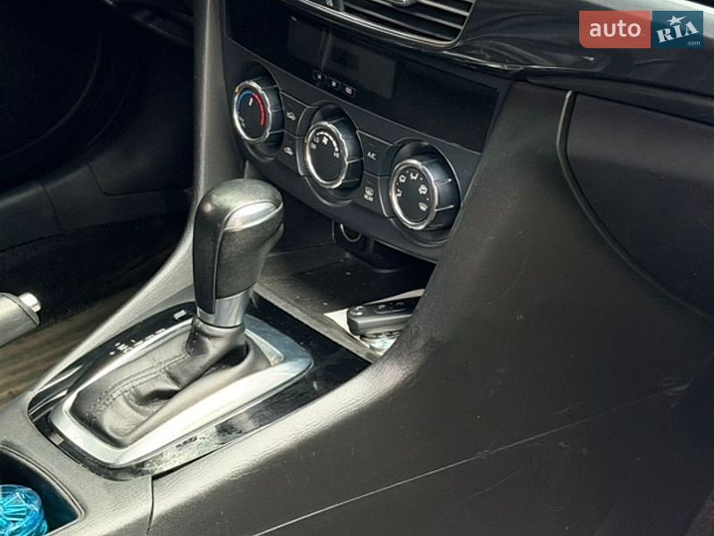 Седан Mazda 6 2014 в Надвірній