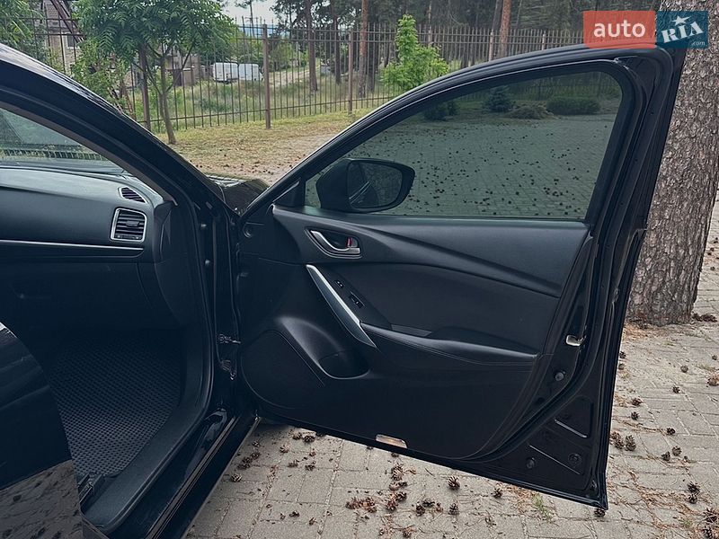 Седан Mazda 6 2014 в Ахтырке