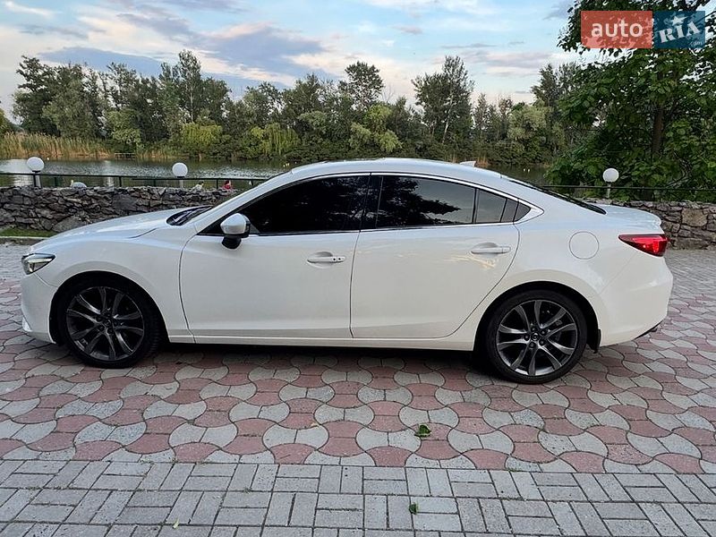 Седан Mazda 6 2015 в Днепре