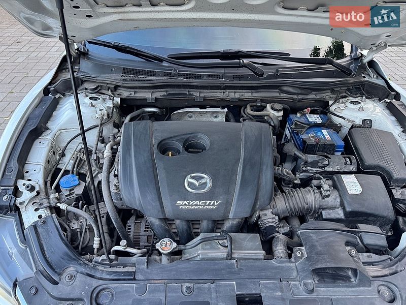 Седан Mazda 6 2015 в Днепре