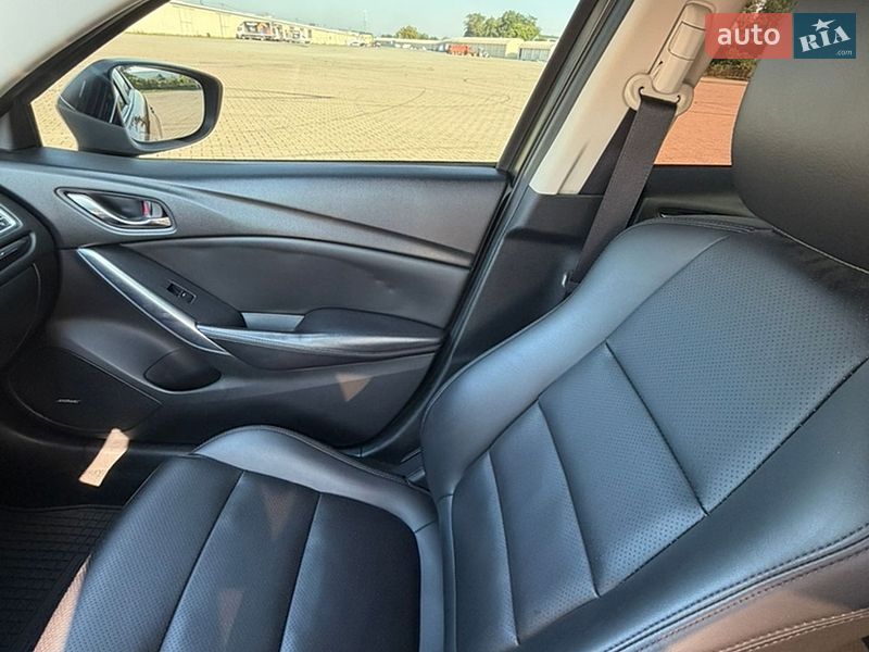 Седан Mazda 6 2013 в Черновцах