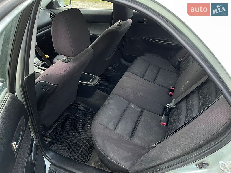 Седан Mazda 6 2002 в Надвірній