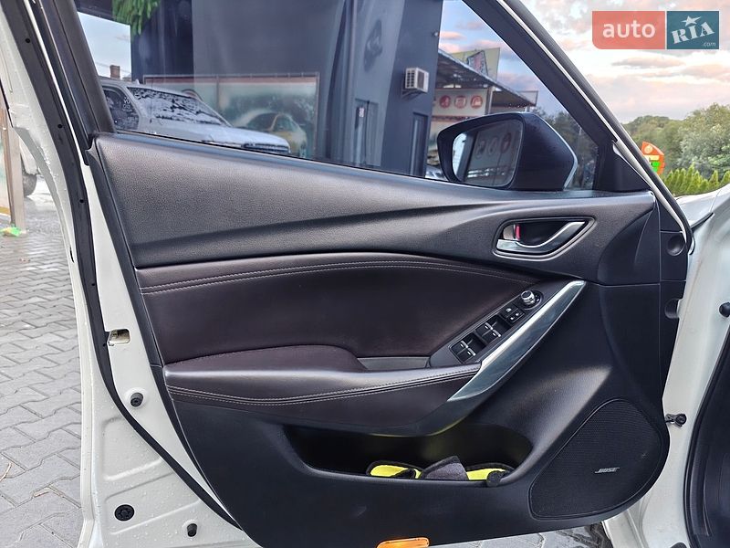 Седан Mazda 6 2016 в Черновцах