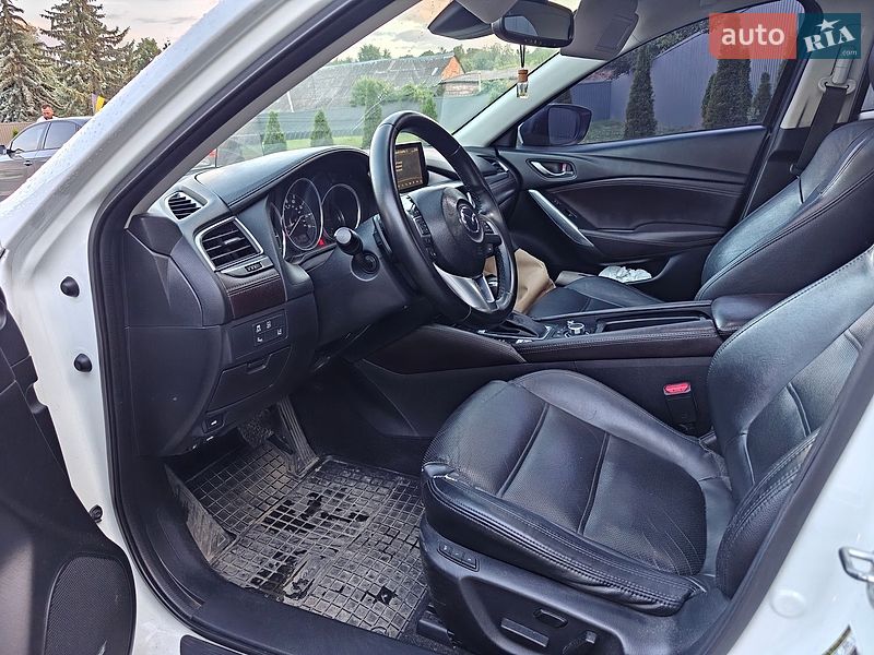 Седан Mazda 6 2016 в Черновцах