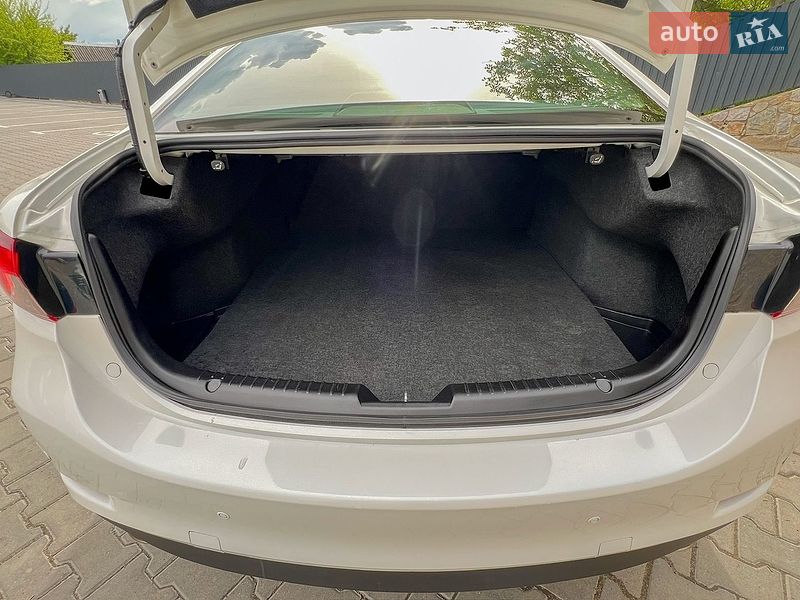 Седан Mazda 6 2014 в Виннице