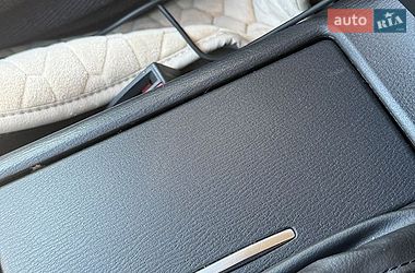 Седан Mazda 6 2013 в Чернівцях