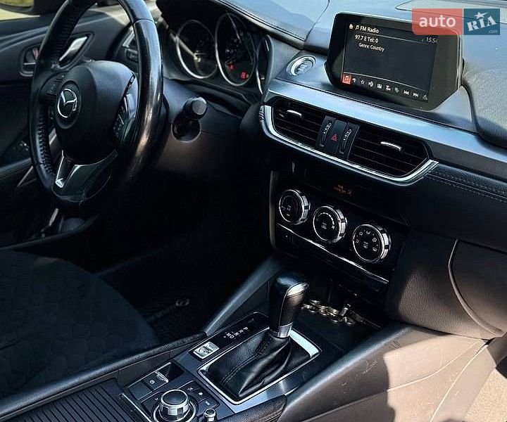 Седан Mazda 6 2015 в Днепре