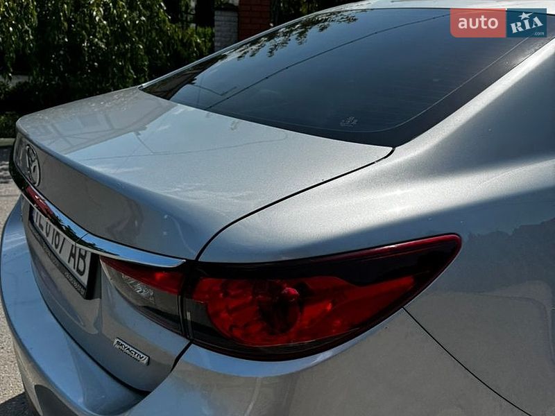 Седан Mazda 6 2016 в Черновцах