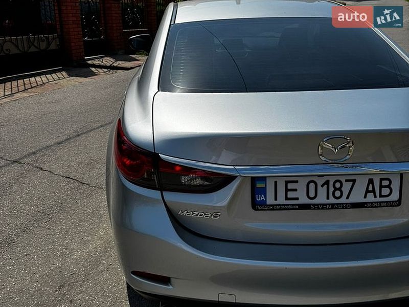 Седан Mazda 6 2016 в Черновцах