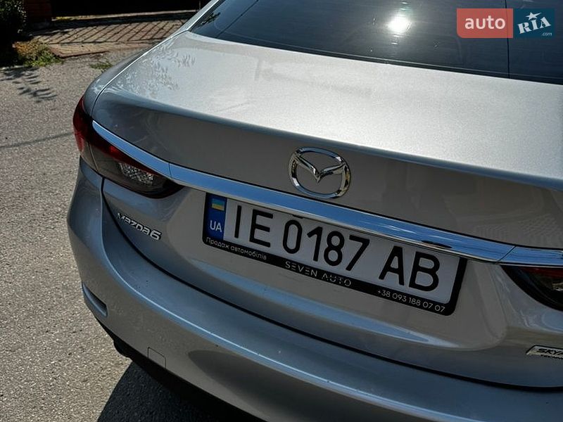 Седан Mazda 6 2016 в Черновцах