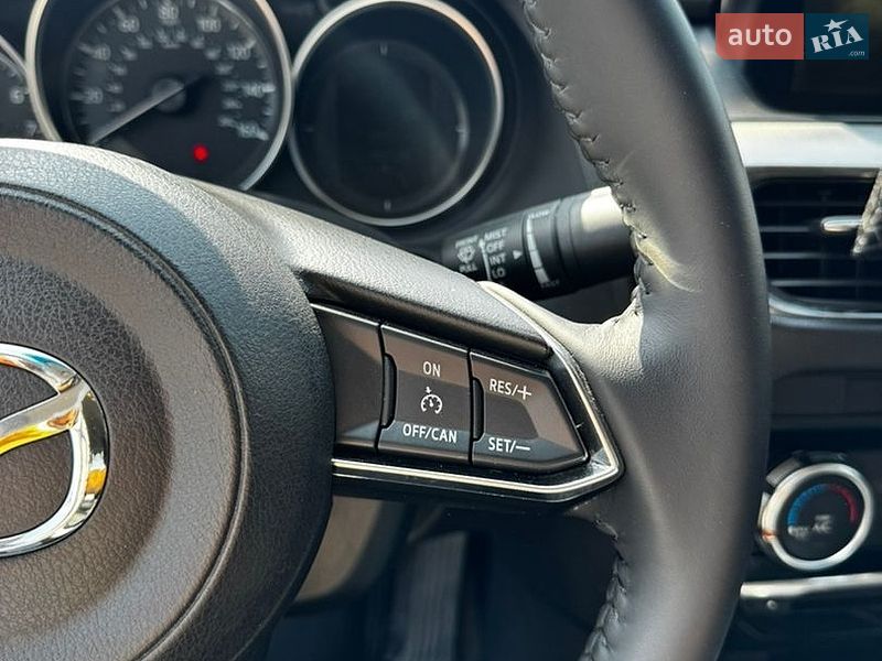Седан Mazda 6 2016 в Чернівцях