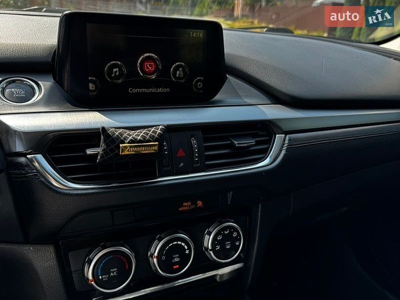 Седан Mazda 6 2016 в Черновцах