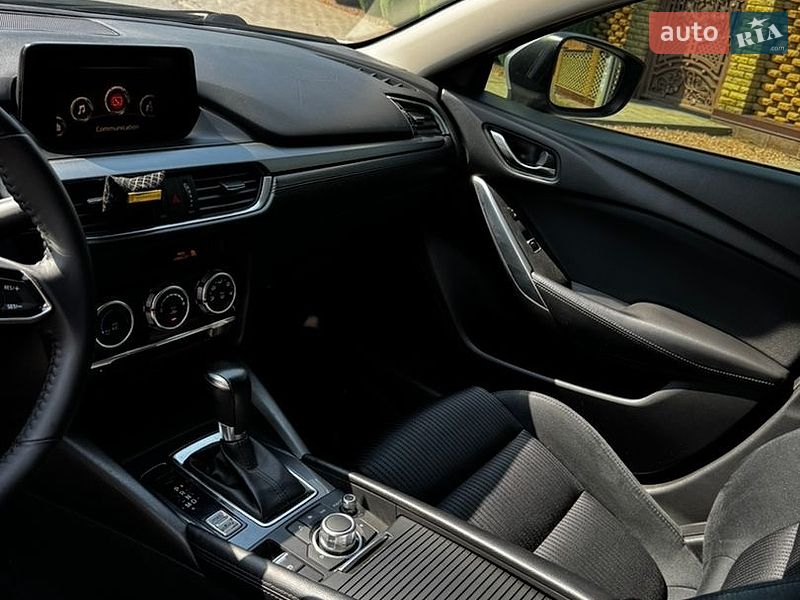 Седан Mazda 6 2016 в Черновцах