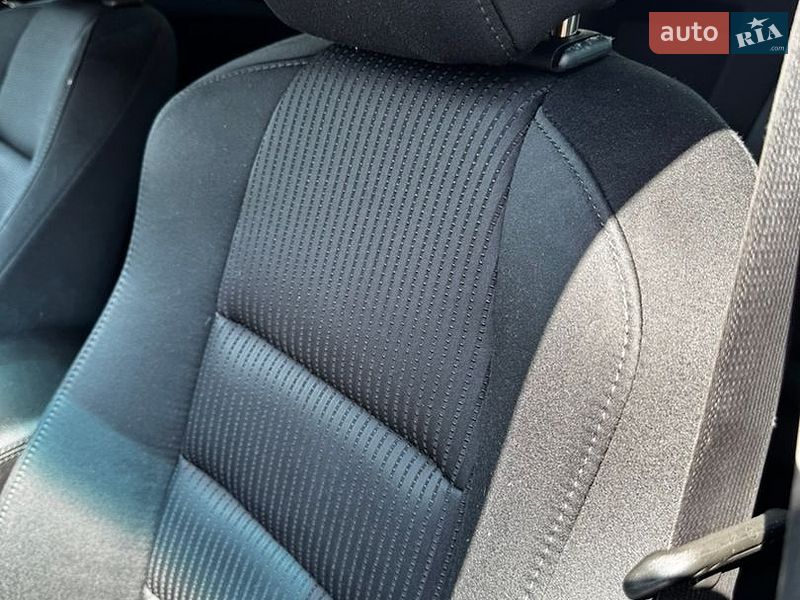 Седан Mazda 6 2016 в Черновцах
