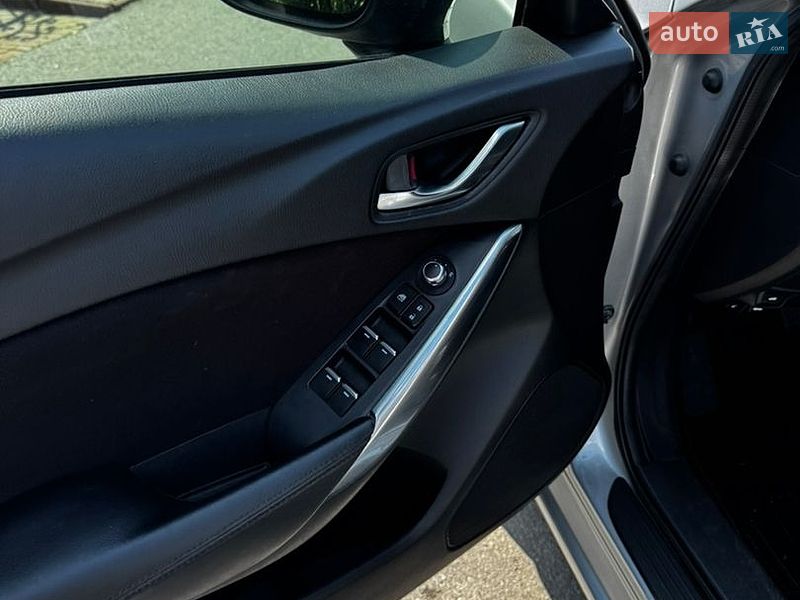 Седан Mazda 6 2016 в Черновцах