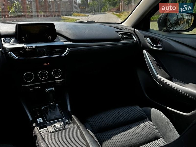 Седан Mazda 6 2016 в Черновцах