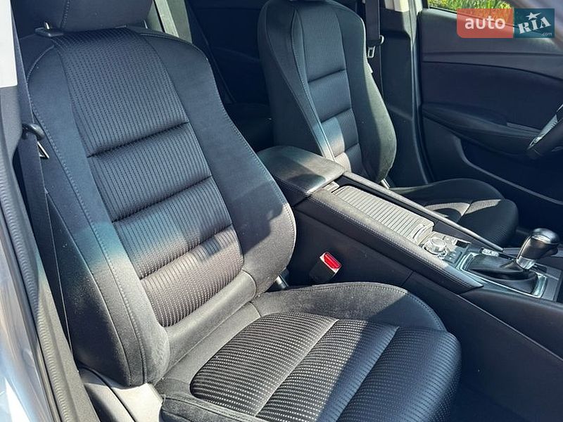 Седан Mazda 6 2016 в Чернівцях