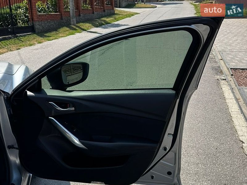 Седан Mazda 6 2016 в Черновцах