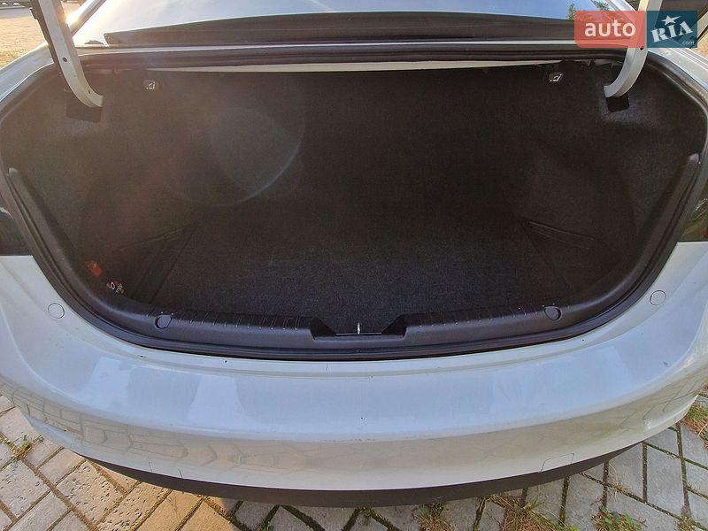 Седан Mazda 6 2013 в Дніпрі