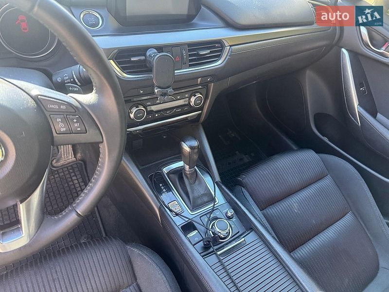 Седан Mazda 6 2015 в Ужгороді