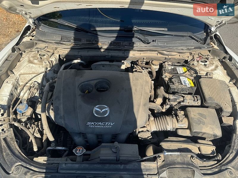 Седан Mazda 6 2015 в Ужгороді