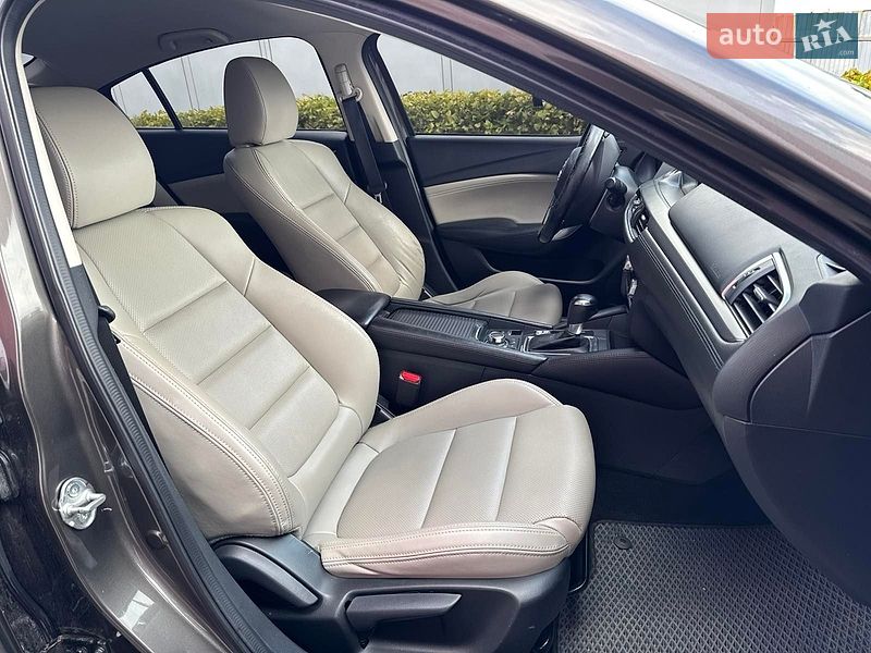 Седан Mazda 6 2016 в Днепре