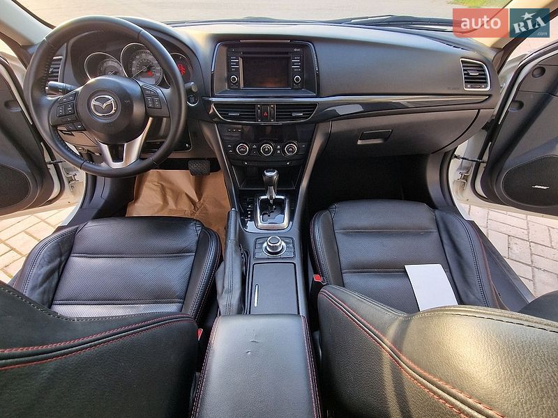 Седан Mazda 6 2013 в Днепре