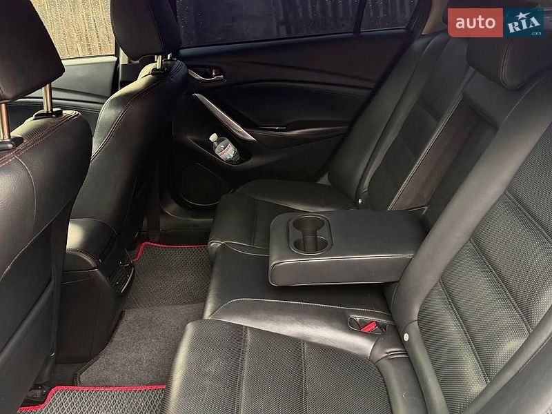 Седан Mazda 6 2014 в Радомишлі