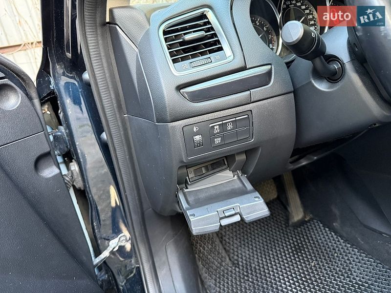 Седан Mazda 6 2014 в Днепре