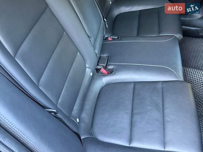 Седан Mazda 6 2014 в Днепре